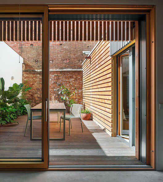 Journey to Energy Efficiency: 10 Spanish Homes Applying Bioclimatic Strategies and Designs - Image 12 of 14