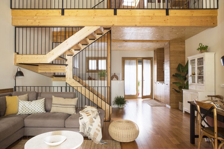 Journey to Energy Efficiency: 10 Spanish Homes Applying Bioclimatic Strategies and Designs - Image 13 of 14