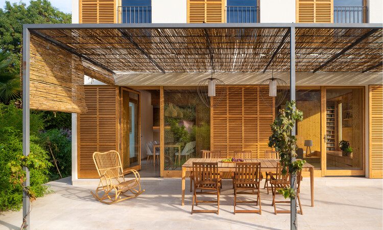 Journey to Energy Efficiency: 10 Spanish Homes Applying Bioclimatic Strategies and Designs - Image 8 of 14